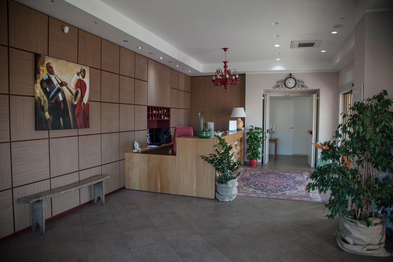 Giga Hotel Villa Santa Lucia Exterior photo